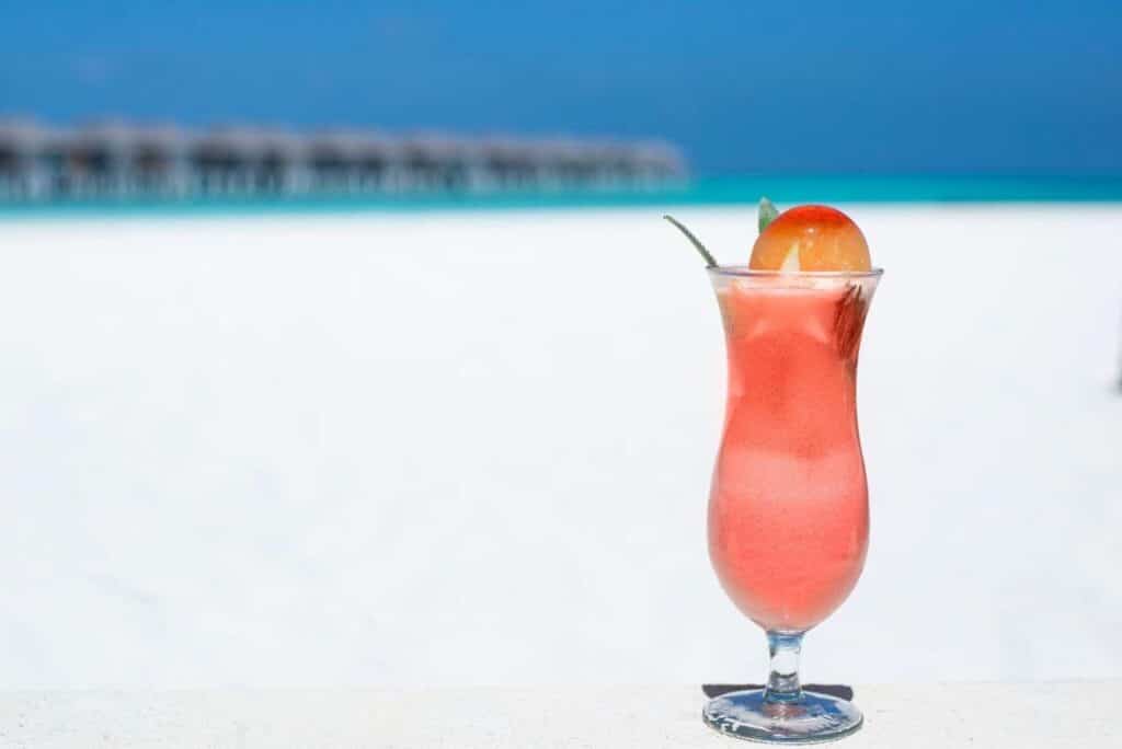 Constance Hotels and Resorts celebra il colore PANTONE Living Coral