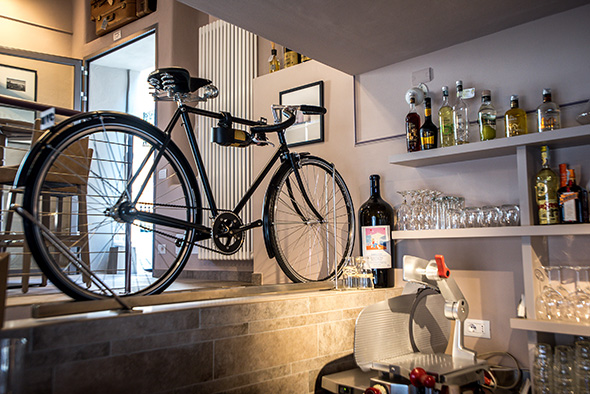 UVE Rooms & Wine Bar: E-Bike per scoprire le Langhe