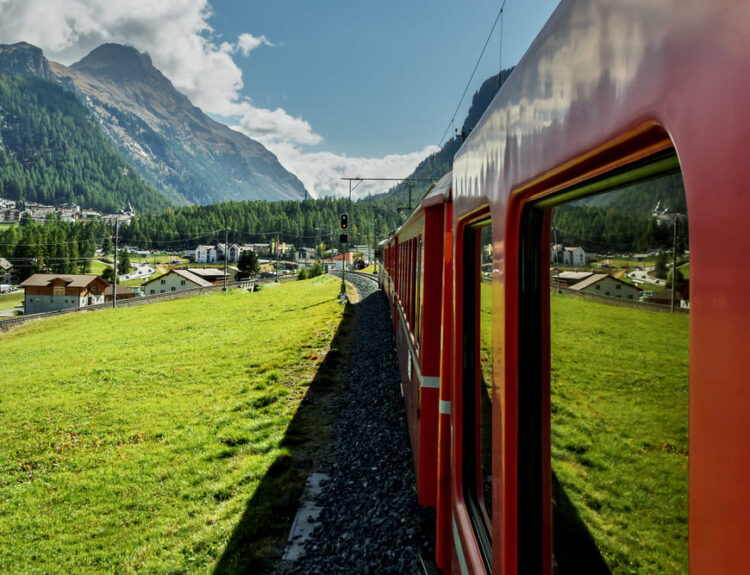 scopri le rotte più suggestive in Italia per viaggiare in treno