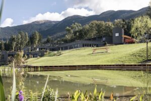 AKI Family Resort PLOSE apre il 17 novembre 2024 sopra Bressanone: un'oasi per famiglie con Spa, attività outdoor e cucina d’eccellenza