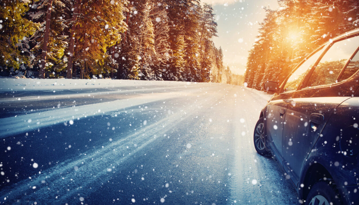 Viaggiare in auto in inverno: i 5 must-have di cui dotarsi