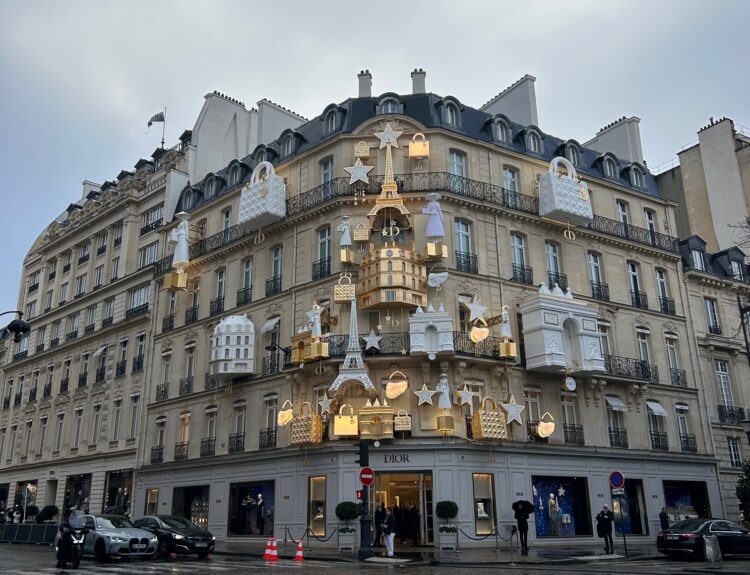 La Galerie Dior: a Parigi viaggio nel regno delle meraviglie  