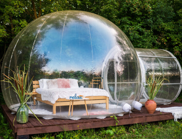 Scopri il glamping nel 2025: lusso, natura e sostenibilità nelle migliori destinazioni del mondo per dormire sotto le stelle con ogni comfort